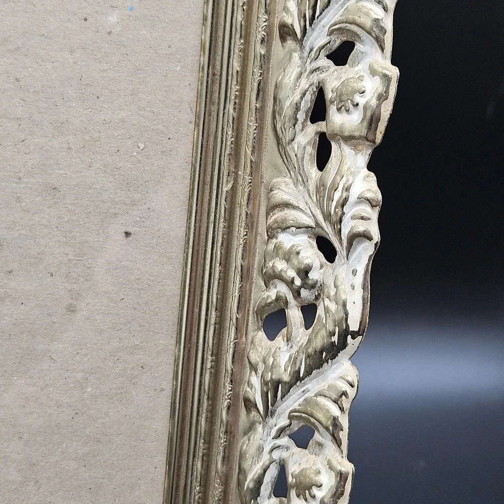 VTG Scrollwork Ornate Hollywood Distressed Gold Metal Photo Picture Frame 11x14